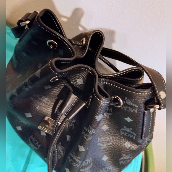 MCM Hobo Shoulder Bag Black Visetos EUC - Picture 5 of 11